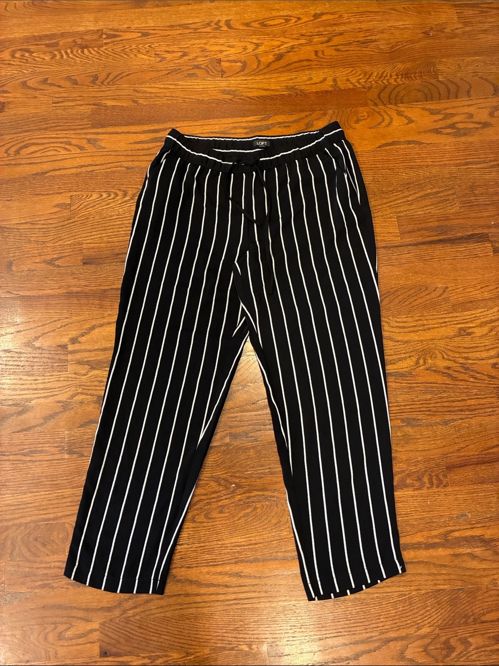 Loft Black and white Pinstripe women’s Drawstring Pants size medium new